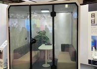 Łatwa instalacja prywatnej budki telefonicznej dźwiękoszczelnej na spotkania w pomieszczeniach