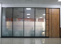 Dźwiękoszczelne szklane ściany działowe do biura i sali konferencyjnej