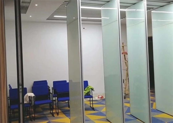 Ręcznie uruchamiane ruchome ściany działowe Systemy dźwiękochłonne dla konwencji hotelowej