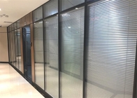 Aluminiowe hartowane ściany działowe ze szkła hartowanego Zmniejszające hałas za pomocą żaluzji